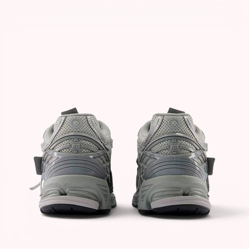 Кроссовки New Balance 1906A Concrete Silver Metallic