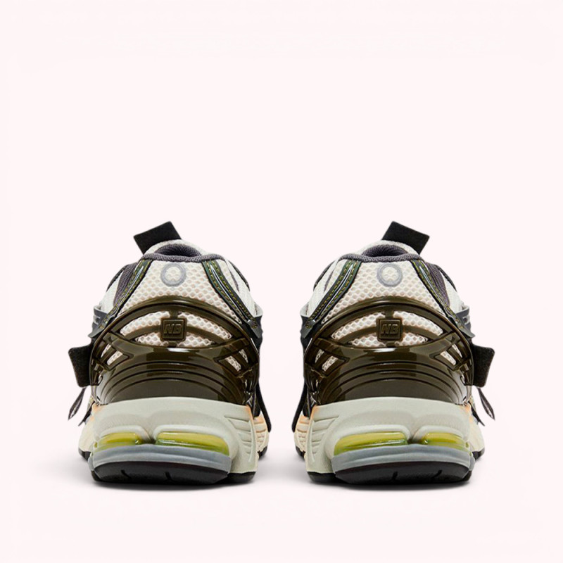 Кроссовки New Balance 1906A Olive Juice Sea Salt