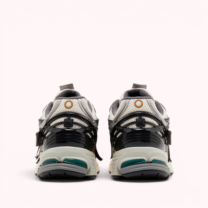Кроссовки New Balance 1906A Silver Gold Metallic