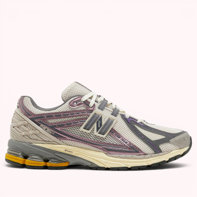 Кросівки New Balance 1906R Licorice