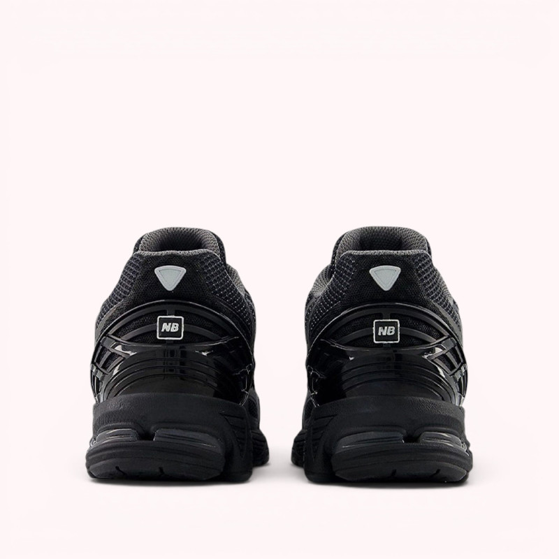 Кроссовки New Balance 1906W Fantomfit Black Cement
