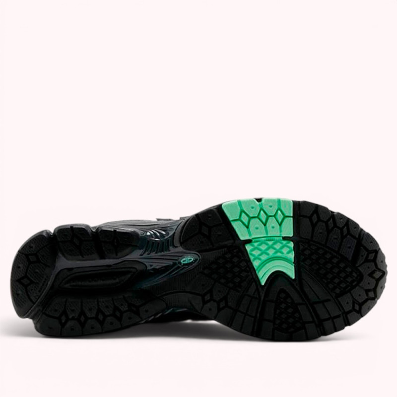 Кросівки New Balance 2002R Black Powder Green