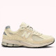 Кросівки New Balance 2002R Bone