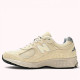 Кросівки New Balance 2002R Bone
