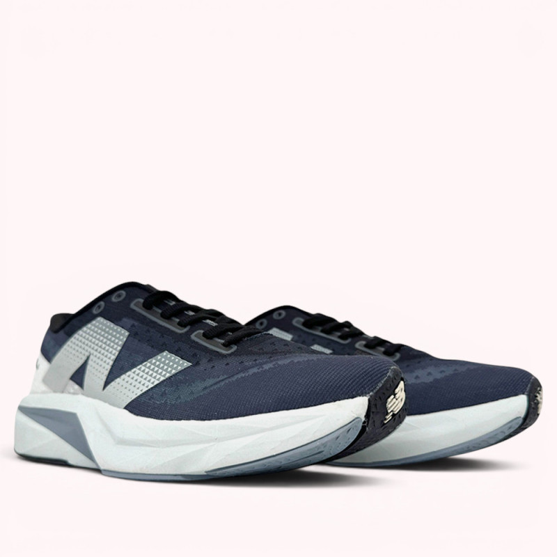 Кросівки New Balance FuelCell Rebel v4 Graphite Black White